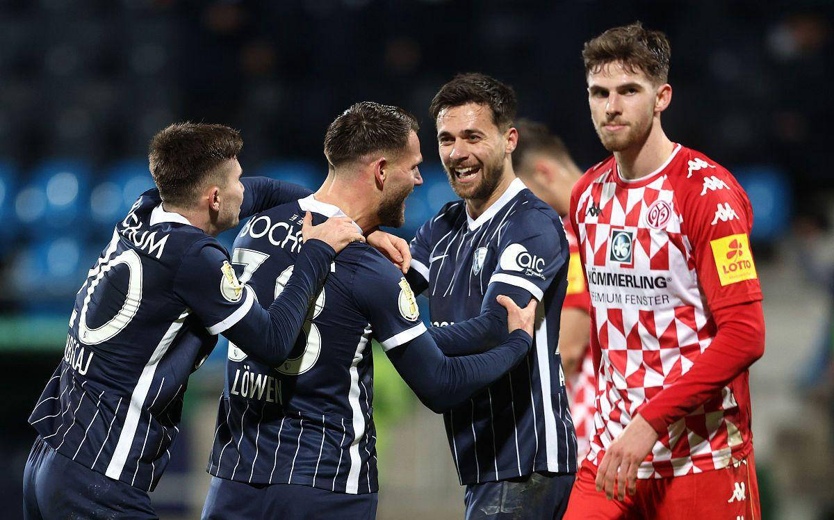 美因茨足球俱乐部在保级战中实现重大突破的简单介绍