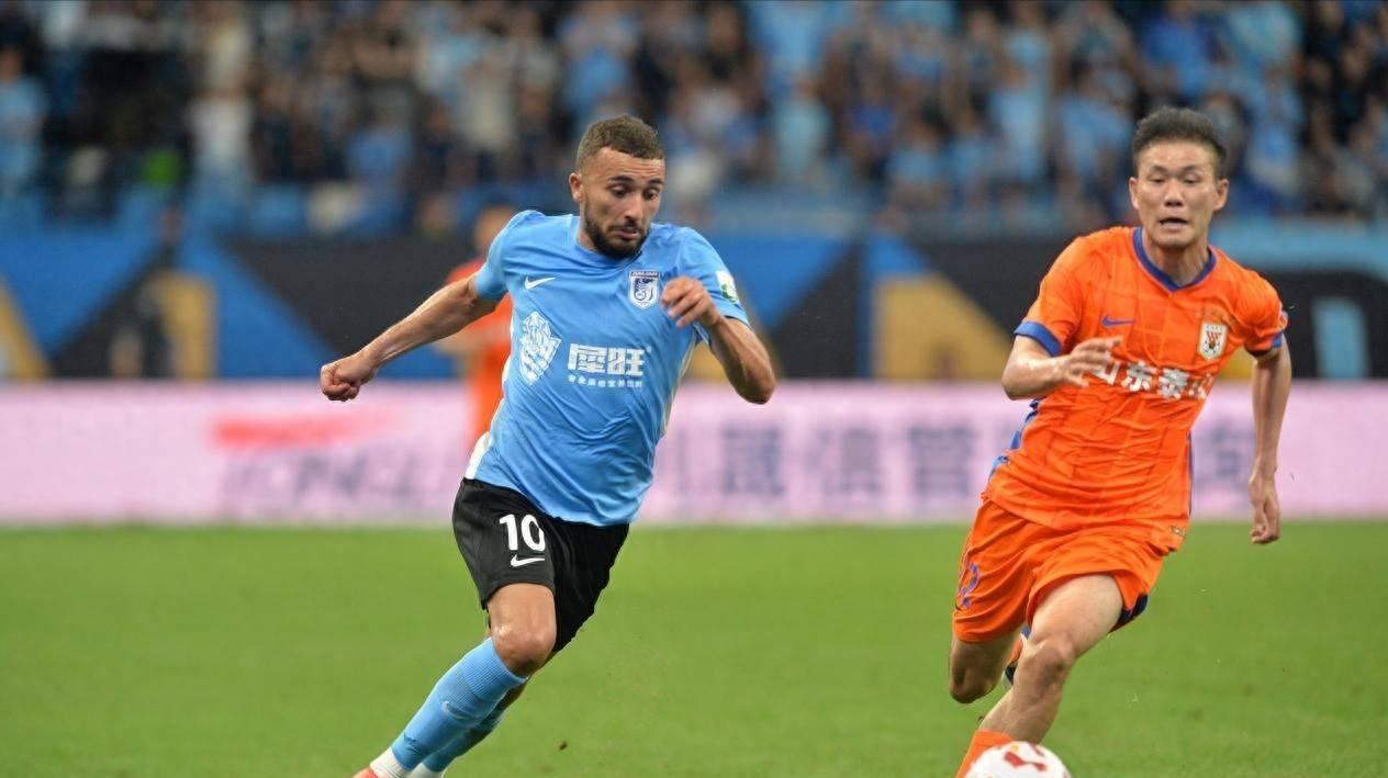 申花遭遇困境，球队在比赛中遇到一些挑战