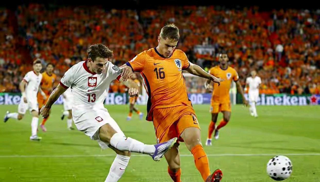 荷兰客场大胜，晋级欧洲杯预选赛