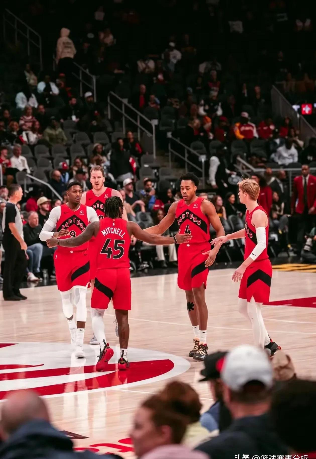 爱游戏网站-北美超级联赛冠军之争激烈，猛龙快船进入激烈对抗的简单介绍