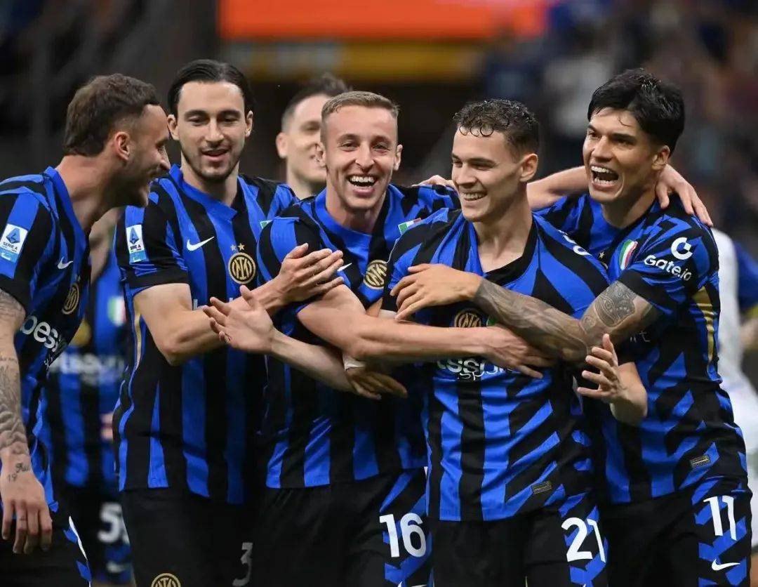 爱游戏官网入口-包含米兰篮球联赛决赛上演史诗级对决，胜负悬念的词条