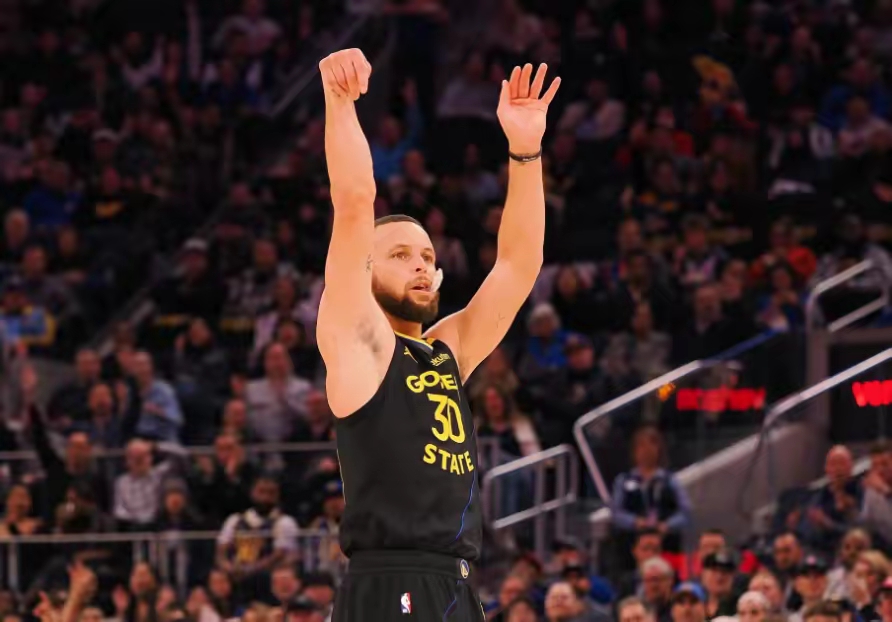 勇士队主场再胜对手，取得三连胜的简单介绍