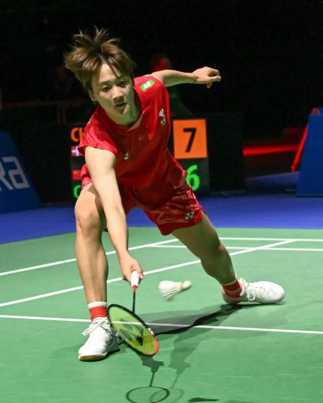 爱游戏入口-瑞士羽毛球选手表现抢眼，夺冠成绩