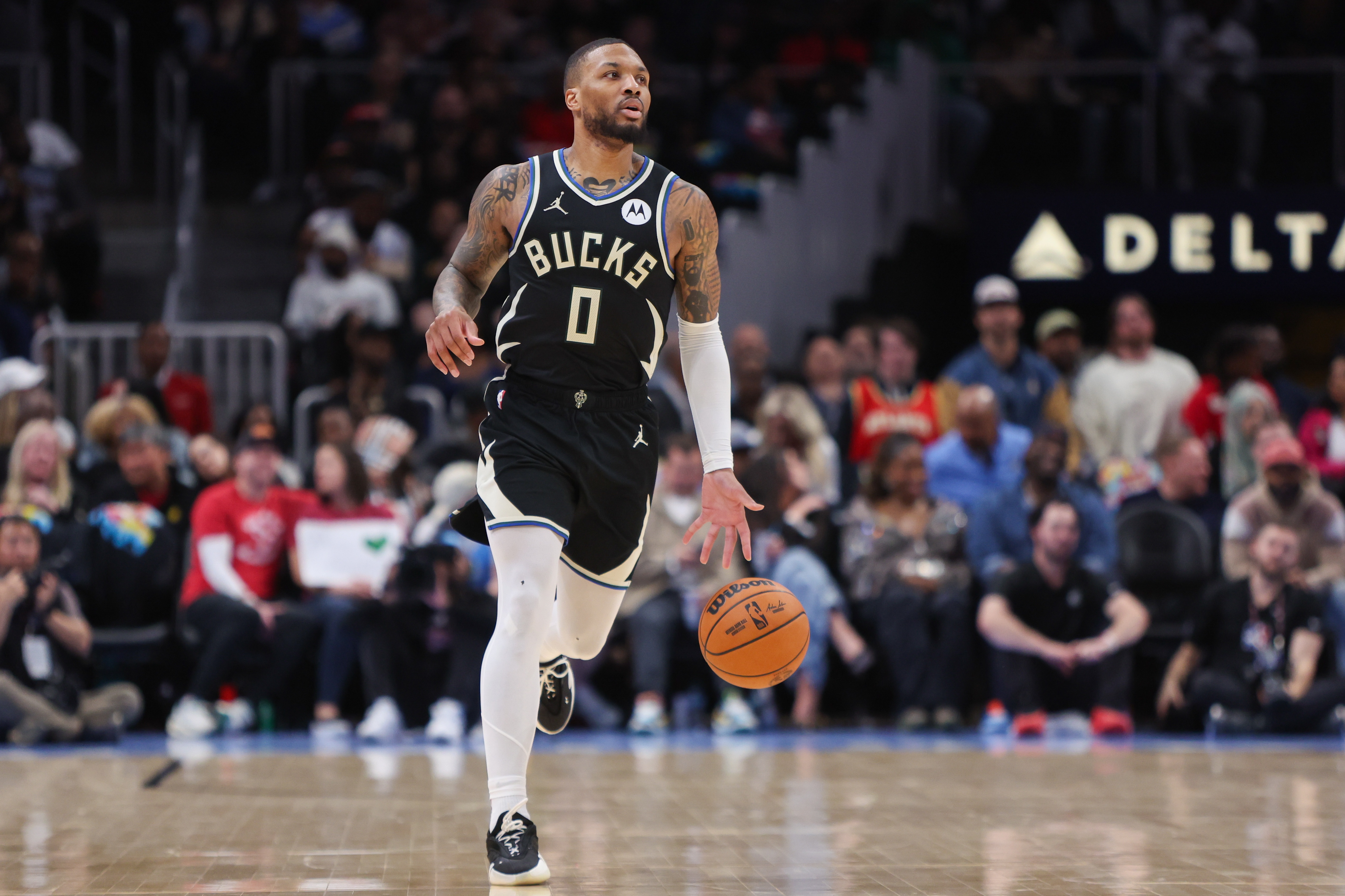 雄鹿队主场失利，球队士气受挫的简单介绍