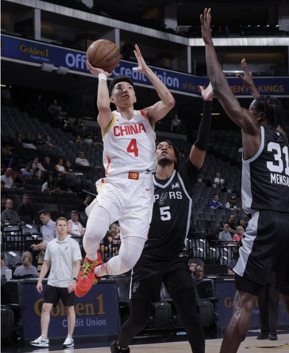 爱游戏官方登录入口-火箭负于马刺，遭遇三连败的简单介绍