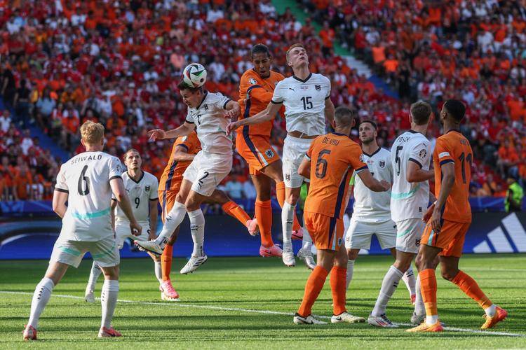 罗马尼亚代表团默契配合,团队拼搏的简单介绍 罗马尼亚代表团默契配合,团队拼搏的简单介绍