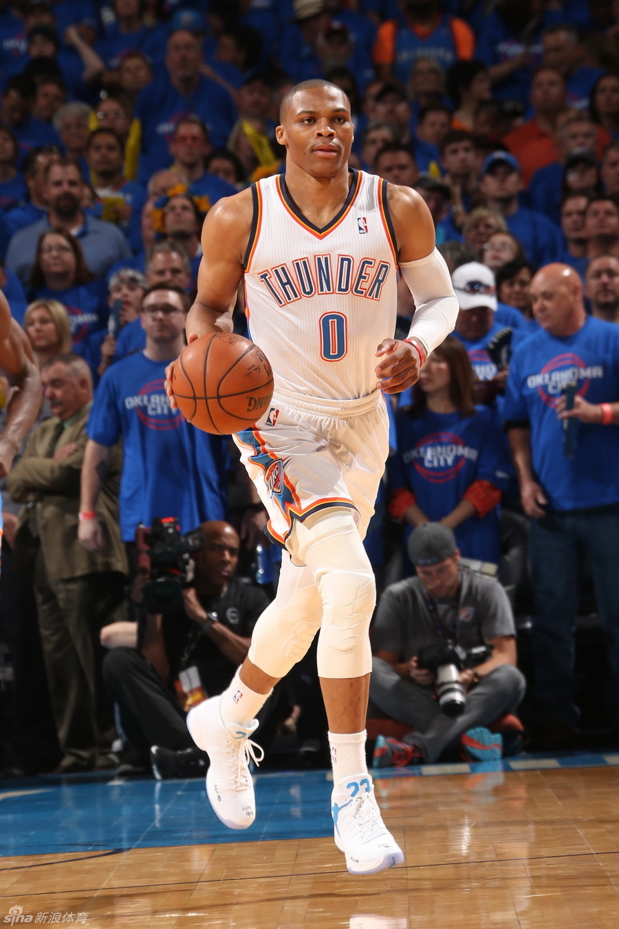 关于战火蔓延!快船联手雷霆展现出色配合的信息 关于战火蔓延!快船联手雷霆展现出色配合的信息