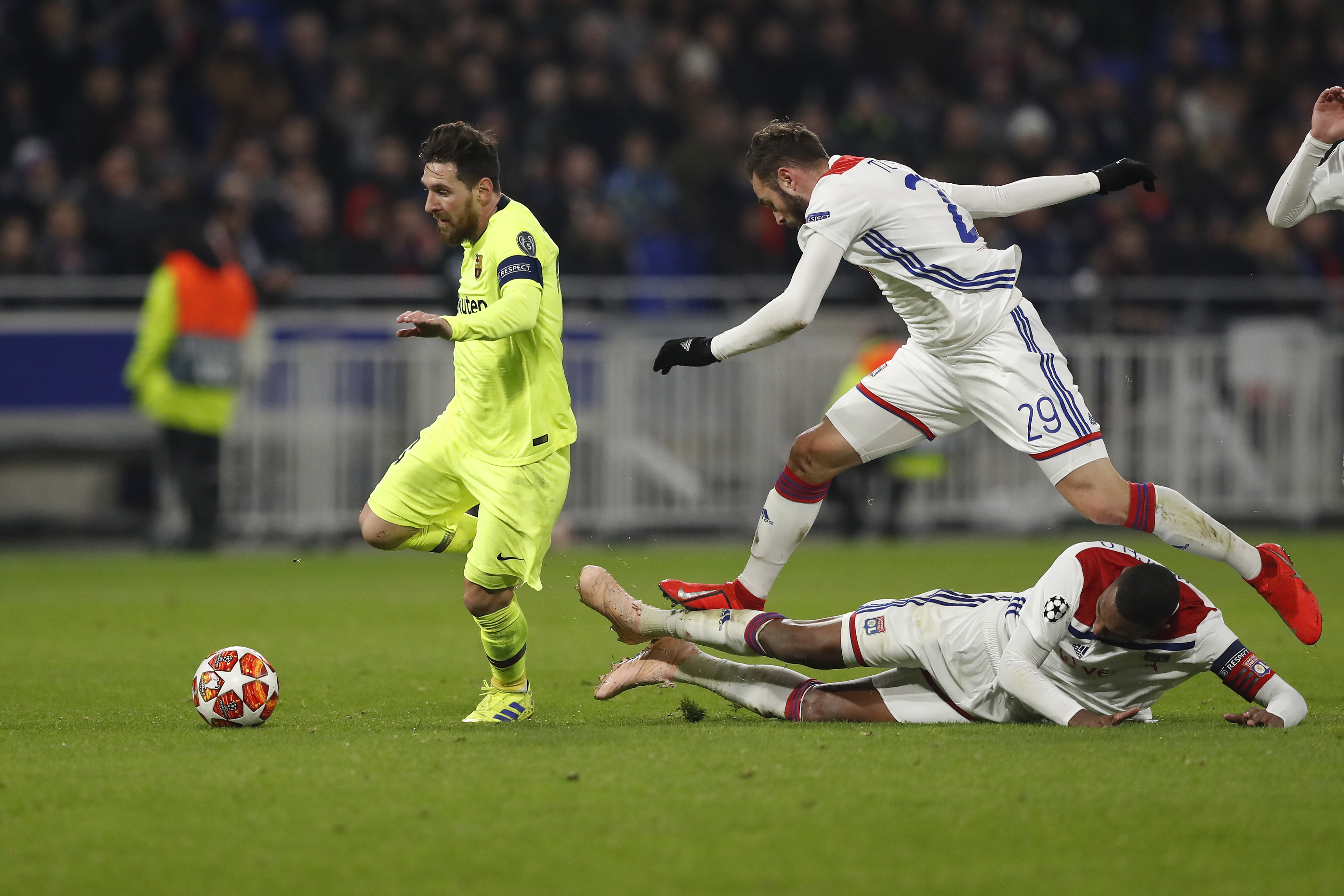 爱游戏网页版入口-包含里昂将迎来联赛关键战，力争全取三分的词条