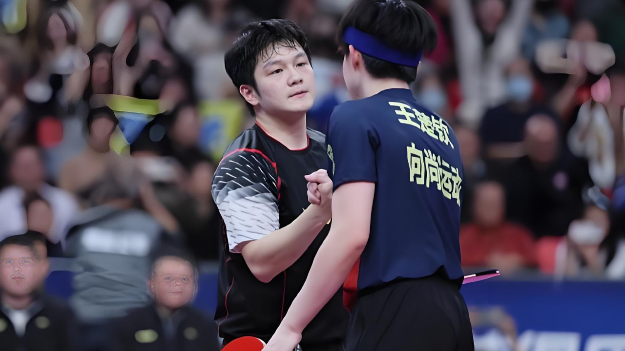 激情对决，超级联赛巅峰之争酣畅燃烧！的简单介绍