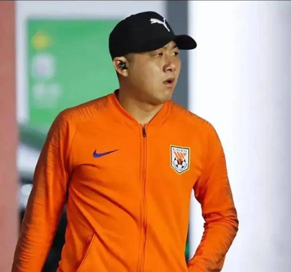 包含鲁能逆袭成功，赢得关键比赛！的词条