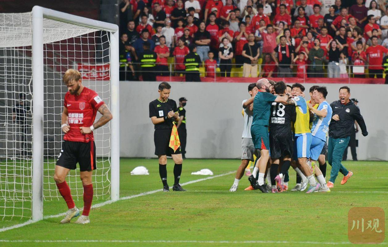 球队调整巧妙，顺势击溃对手，赢得胜利