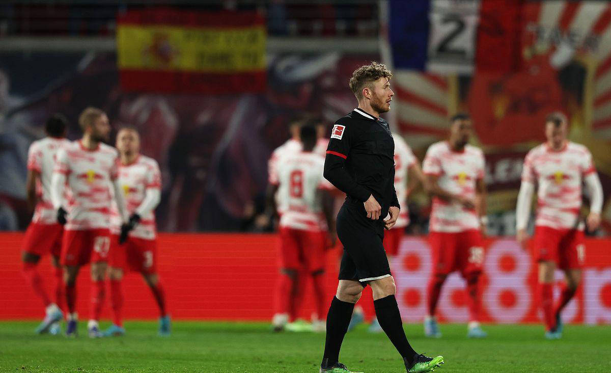 莱比锡队球员士气高涨，全力备战对手