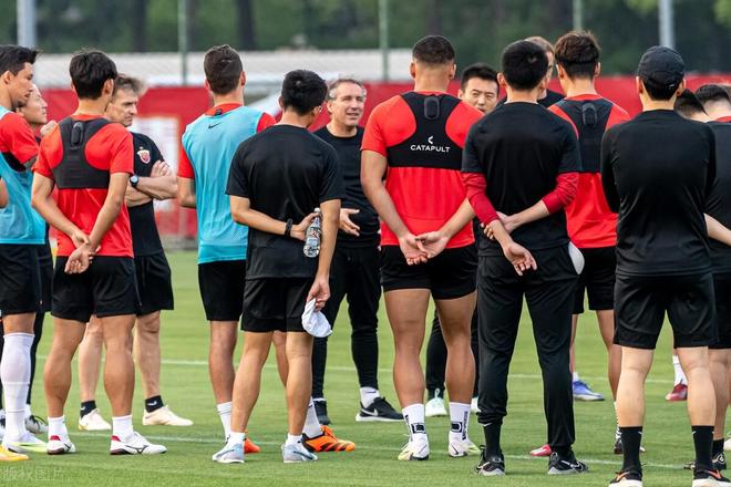 爱游戏链接-包含云南主场逼平广州，难分胜负的词条