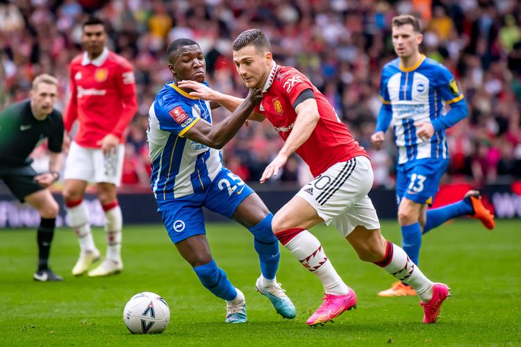 英超比赛风云变幻，球队实力逐渐显露的简单介绍